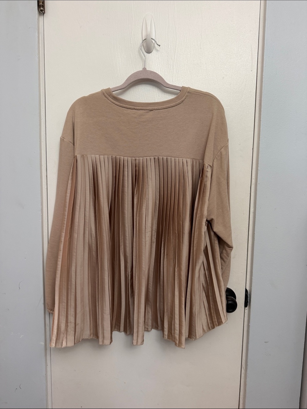 Primark Beige Pleated-Hem Oversized Sweatshirt - Picture 4 of 9